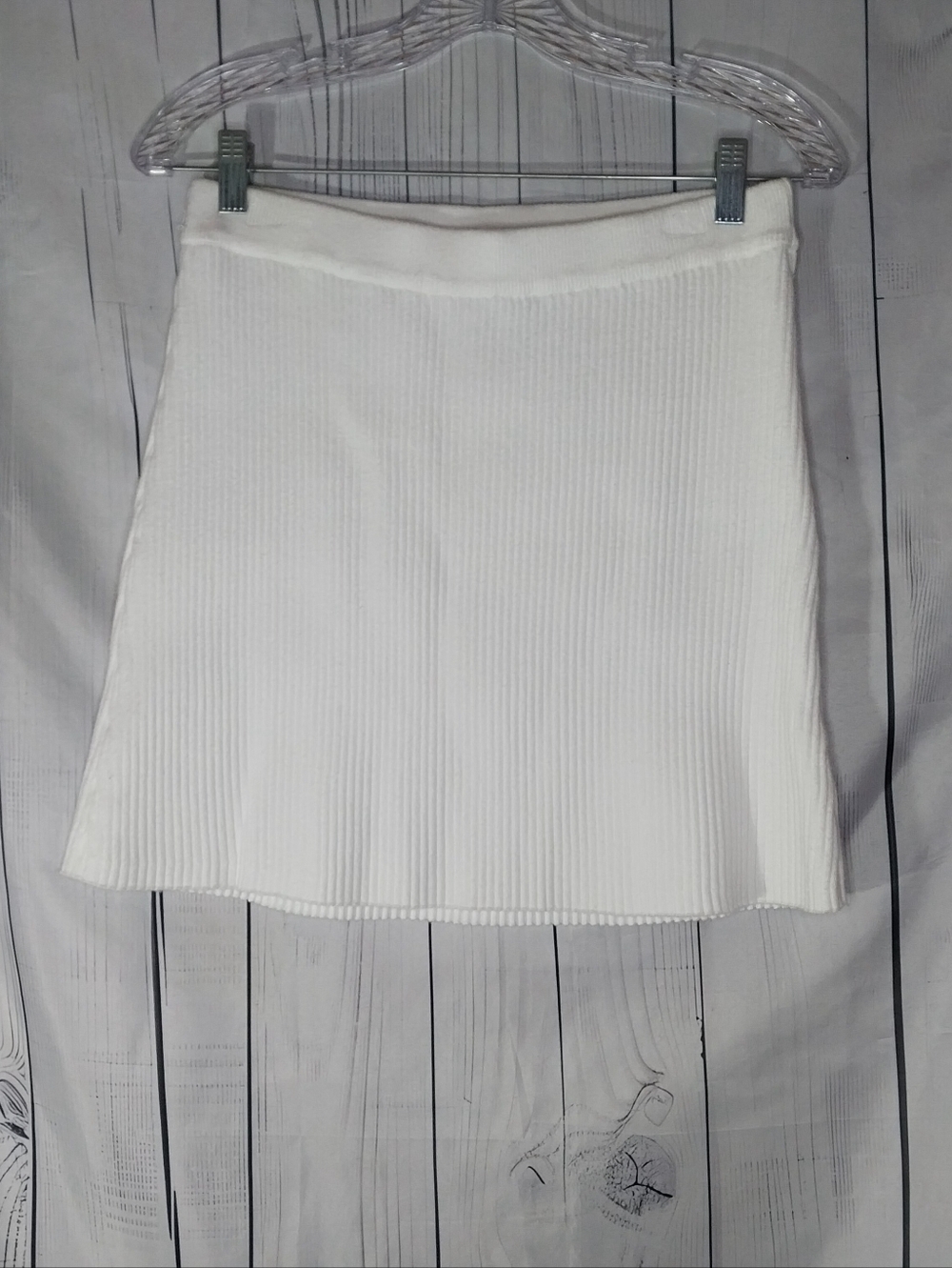Willow & Wind Classic White Ribbed Knit A-Line Preppy Stretchy Mini Skirt